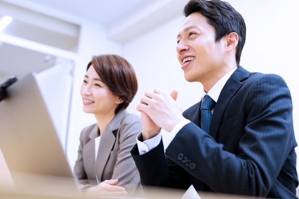 労働環境とは？法律で定められている基準や日本企業の課題・改善策など詳しく解説